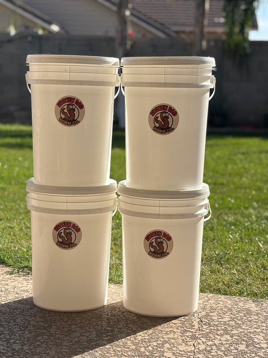 Curbside compost bucket (weekly pick up)